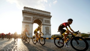 Tour de France slutter i 2021 i Paris, men den starter i Danmark. Ruten burde komme forbi Børkop-området. Foto: Gonzalo Fuentes/Ritzau Scanpix