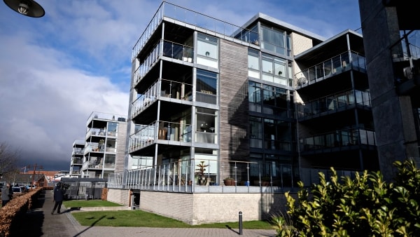 Alvorlige fejl i skandalebyggeri er stadig ikke udbedret - nu advarer kommunen: - Risiko for kollaps