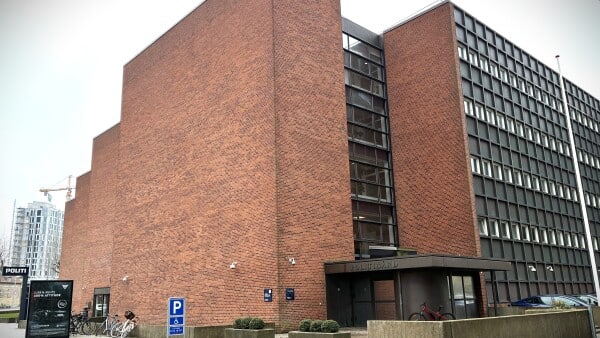 Politifolk må melde sig syge: - Vi er for få ansatte til for mange opgaver.