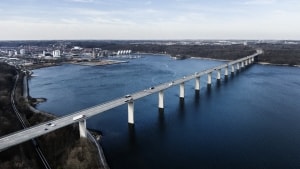 Der er risiko for kø i det sydgående spor på Vejlefjordbroen i begyndelsen af januar, da Vejdirektoratet skal have udført et nødvendigt reperationsarbejde af broens fugekonstruktion. Foto: Mette Mørk