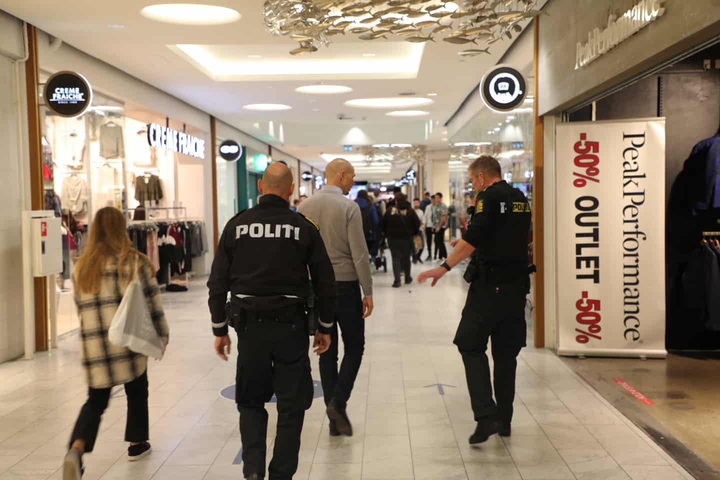 Tjen Underholdning Seminary Politiet fører tilsyn på Fisketorvet: Krav om afstand skal overholdes |  kobenhavnliv.dk