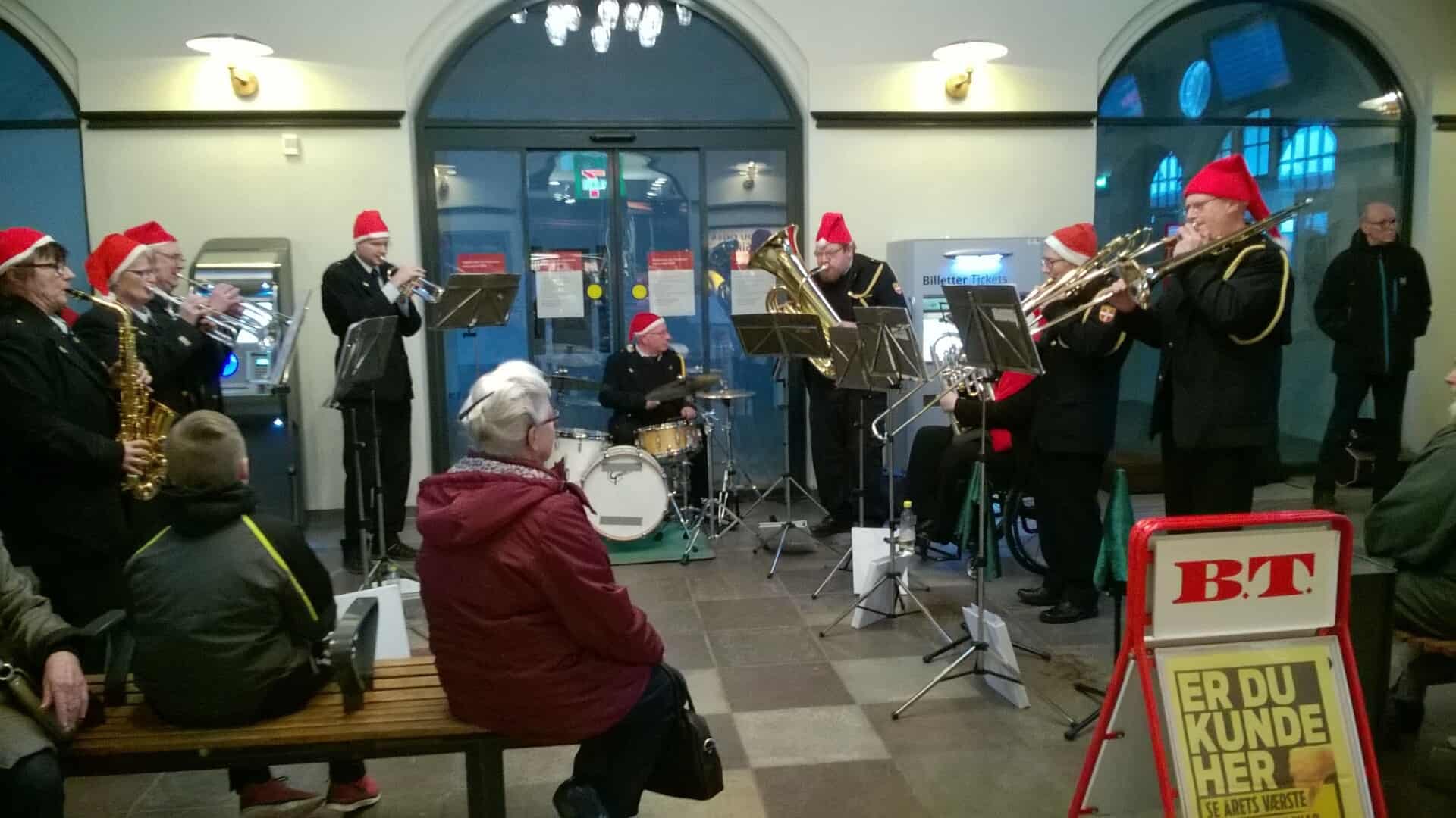 Fra Julesalmer Til Julerock På Banegården | Jv.dk