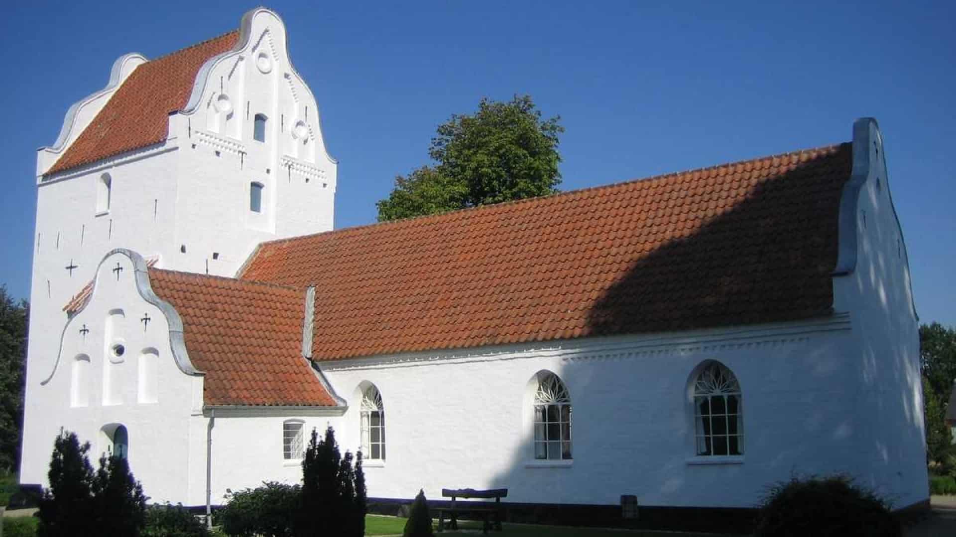 Højby Kirke - nu med fjernvarme | ugeavisen.dk