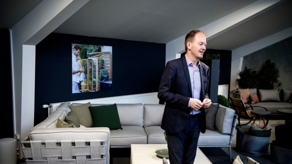 Kendt møbelfirma med salg til over 100 lande mærker global uro: - Vi forsøger at navigere i det