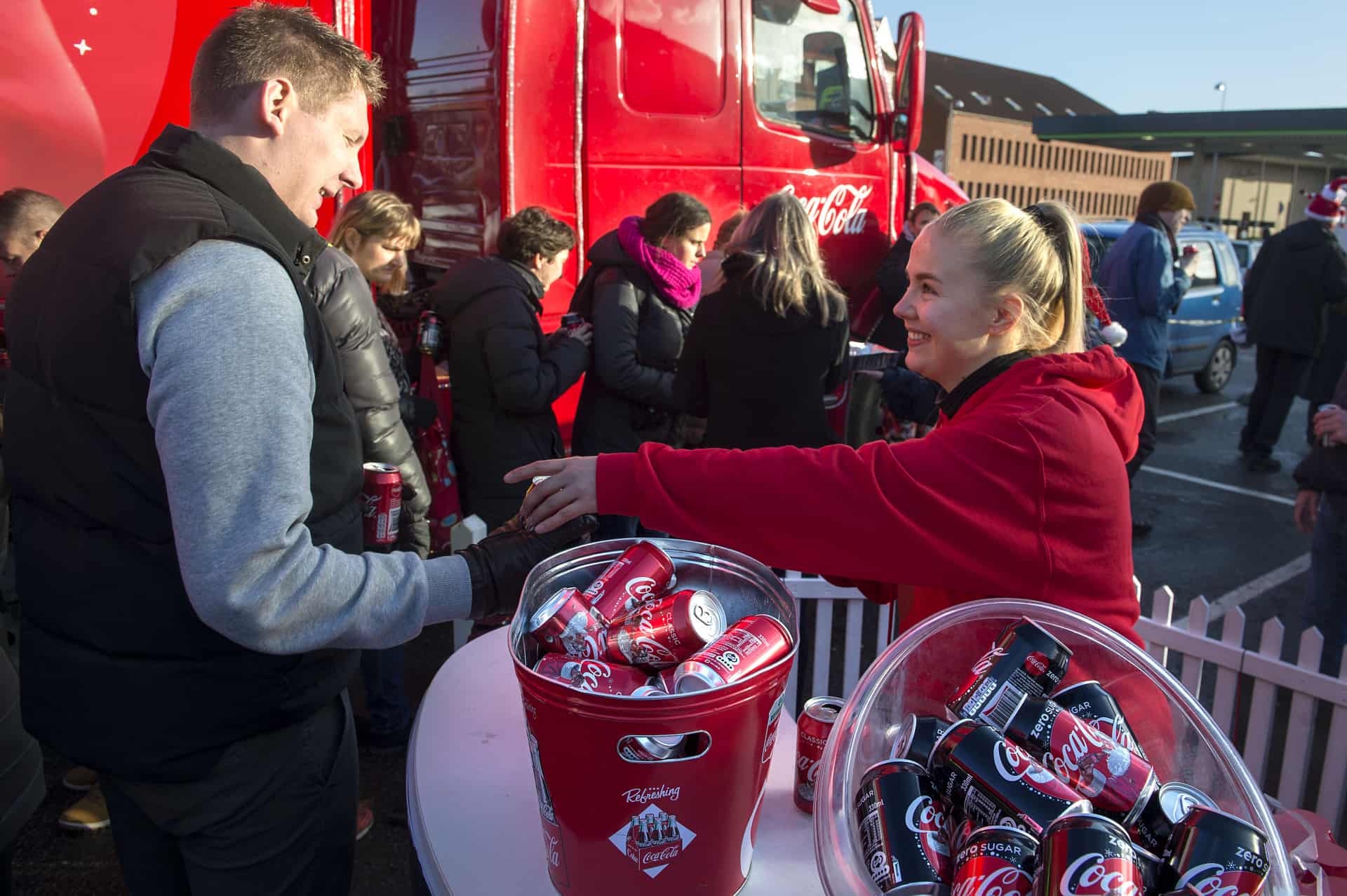 CocaColas ikoniske lastbil gjorde stop i Aabenraa ugeavisen.dk