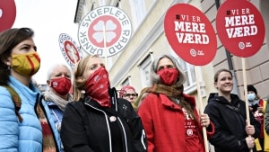 Sygeplejerskerne går i strejke fra midnat natten til lørdag. Flere end 5000 sygeplejersker nedlægger arbejdet. De kræver mere i løn. Arkivfoto: Philip Davali/Ritzau Scanpix