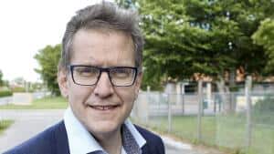 Kommunaldirektør Mogens Pedersen er ikke tilhænger af åremålskontrakter med bonus for at blive i sit job. I hans tid har Vardes direktion besluttet kun at ansætte på kontrakt.