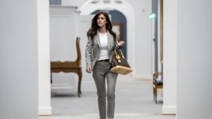 Dansk Folkepartis Mette Thiesen ønsker, at transportminister Thomas Danielsen (V) tilkendegiver, hvordan han vil skabe tryghed for kvinder, der i forbindelse med den snarlige julefrokostperioder ikke føler sig utrygge ved at hyre en taxa med en udenlandsk chauffør. Foto: Ida Marie Odgaard/Ritzau Scanpix