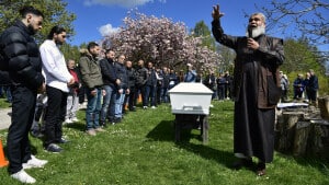 Digteren Yahya Hassan blev begravet på den muslimske gravplads på Vestre Kirkegård i Aarhus V tirsdag den 5. maj 2020. Foto: Bo Amstrup/Ritzau Scanpix