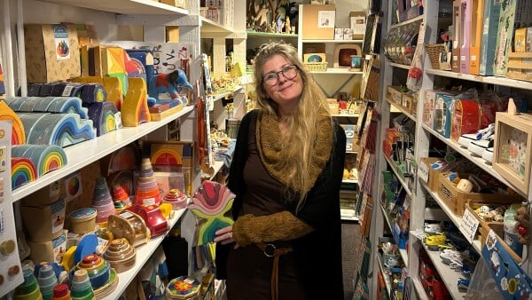 Tredje generation overtager roret i Aarhus’ legendariske legetøjsbutik