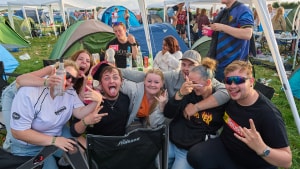 Der var højt humør i festivalcampen på Bork Festival, da Dagbladet var forbi torsdag aften. Foto: Mikkel Jezequel