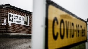 Covid-19-testcentret på Tysklandsvej 4 i Vejle har - i modsætning til tidligere - forholdsvis kort ventetid, oplyser Vejle Kommune. Men der tilbydes fortsat lyntest mange andre steder i kommunen. Foto: Mette Mørk