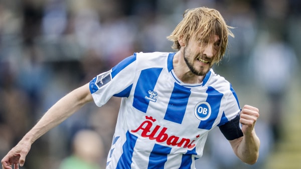 Chok: Rasmus Falk ikke til træning i dag - tvivlsom til braget i Parken