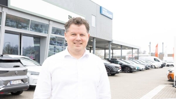 Salgschefen Michael sælger masser af en bestemt type bil i Odense lige nu: - Det går hurtigt derude
