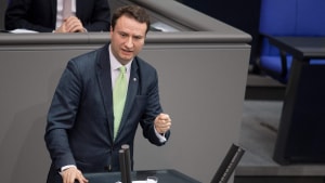 Mark Hauptmann fra CDU var en af tre konservative politikere, der på forkert vis stjal billedet i de tyske medier i denne uge. Foto: Jörg Carstensen/Ritzau Scanpix