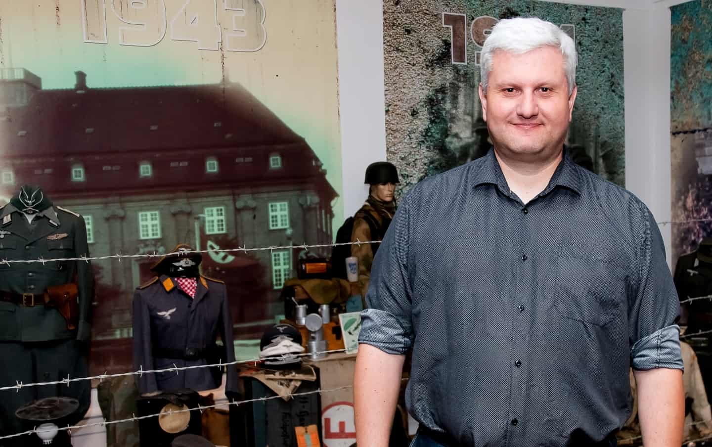 Danmarksmester i viden om krigen fortæller om sin passion på Wellings Landsbymuseum | jv.dk