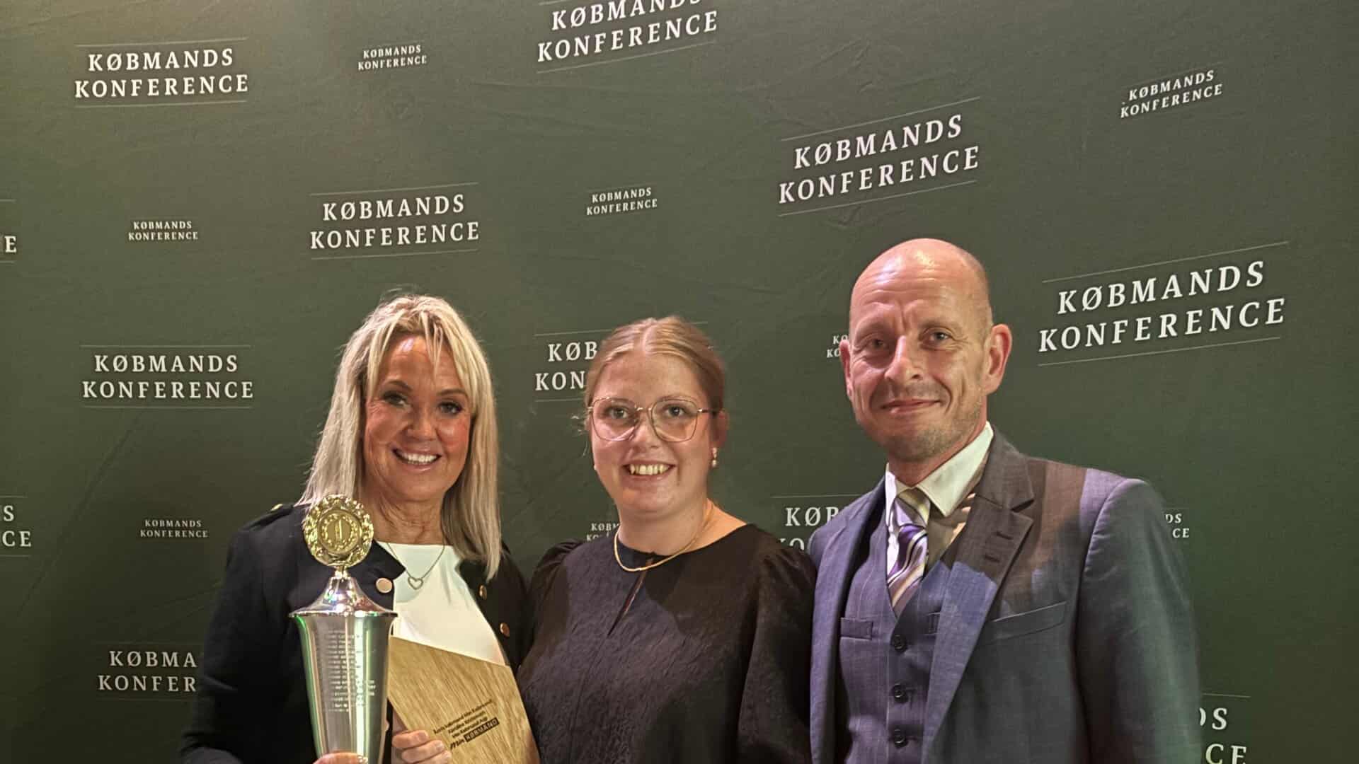 Jacob Neubert Årets købmand og årets ildsjæl hædret for strikkeklub, have, lagersalg ...