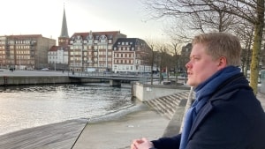For Jonas Schmidt fra Aarhus giver det nye fund af et lig i Aarhus Havn ubehagelige mindelser om, da han og venner for fem år siden oplevede, at en kammerat druknede efter en fest. Foto: Søren Willumsen