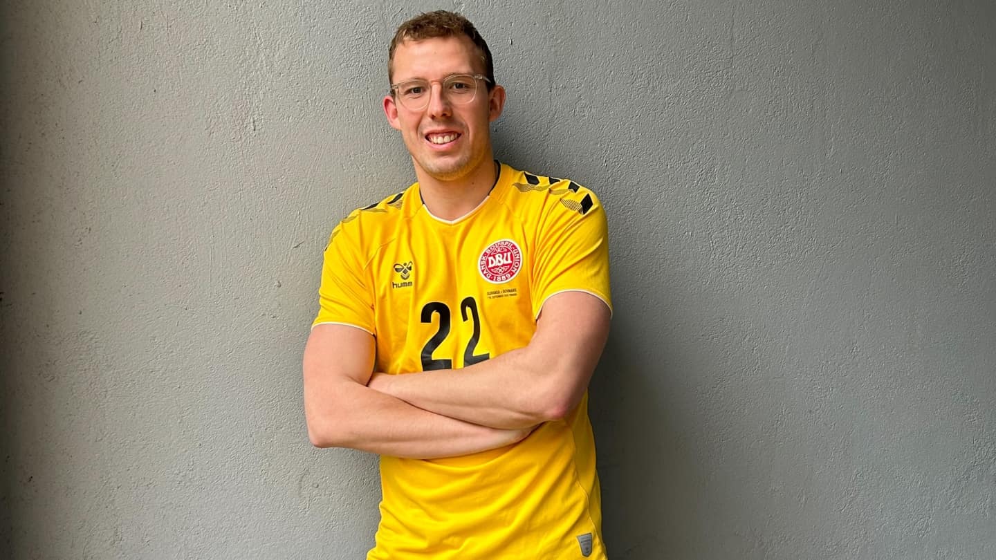 Victor Reeskens Victor blev kendt under historisk landskamp: Nu har fodboldkarrieren ...