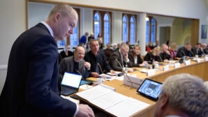Borgmester Jens Ejner Christensen (V) vil forsøge at trække den venstre side af byrådssalen til møde med NPV for at finde en løsning for Posthusgrunden, som alle kan bakke op. Arkivfoto