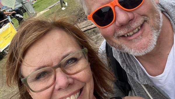 Kys på live-tv afslørede Jane og Torbens hemmelighed: Året efter blev de en familie