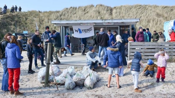 Vær Med Til Strandrensning I Hvide Sande | Ugeavisen.dk