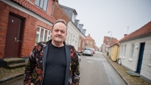 Leif Meldgaard flytter fra Ringkøbing om et par måneder. Det blev afgørende for beslutningen, at lægen er forsvundet fra akutlægebilen i Ringkøbing. Foto: Mikkel Jezequel