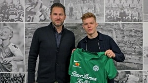 Jesper Fredberg (t.v.) har længe fulgt Viborg FF's nye tjekke Jan Zamburek. Foto: Viborg FF