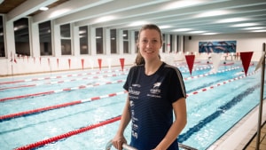 Mia Duedahl bruger mange timer i Viborg Svømmeklub, hvor hun fungerer som cheftræner. Foto: Morten Pedersen
