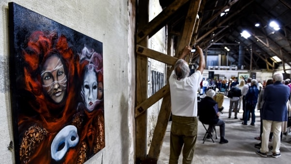 Rekordmange vil udstille kunst i Den røde Lade | ugeavisen.dk