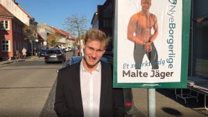 På få dage er Malte Jäger (NB) blevet landskendt på grund af sin valgplakat, hvor optræder i bar overkrop. Foto: Daniel Rasmussen.