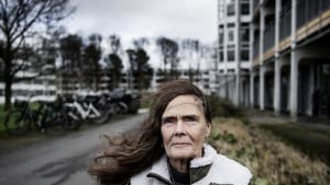 Kaja Vigtoft har boet i Vollsmose i siden 1995 og har aldrig følt sig utryg. - Jeg har tænkt mig at blive boende, til jeg dør, siger hun. Foto: Birgitte Carol Heiberg
