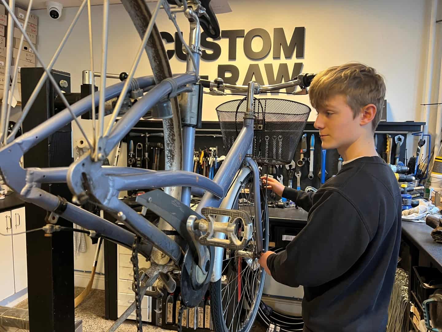 14 årig Har Fundet En Forretningsfidus I Brugte Cykler Jeg Vil Jo Gerne Tjene Penge På Noget 