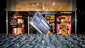 Størstedelen af de danskere, der regner med at shoppe på Black Friday, vil handle mere på nettet frem for i fysiske butikker. Arkivfoto: Asger Ladefoged/Ritzau Scanpix