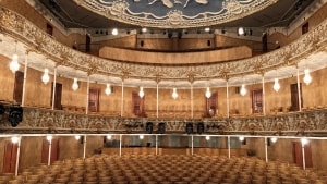Store scene på Aarhus teater står tom igen. Indtil videre skal det være sådan indtil 17 januar. Foto: Søren Willumsen