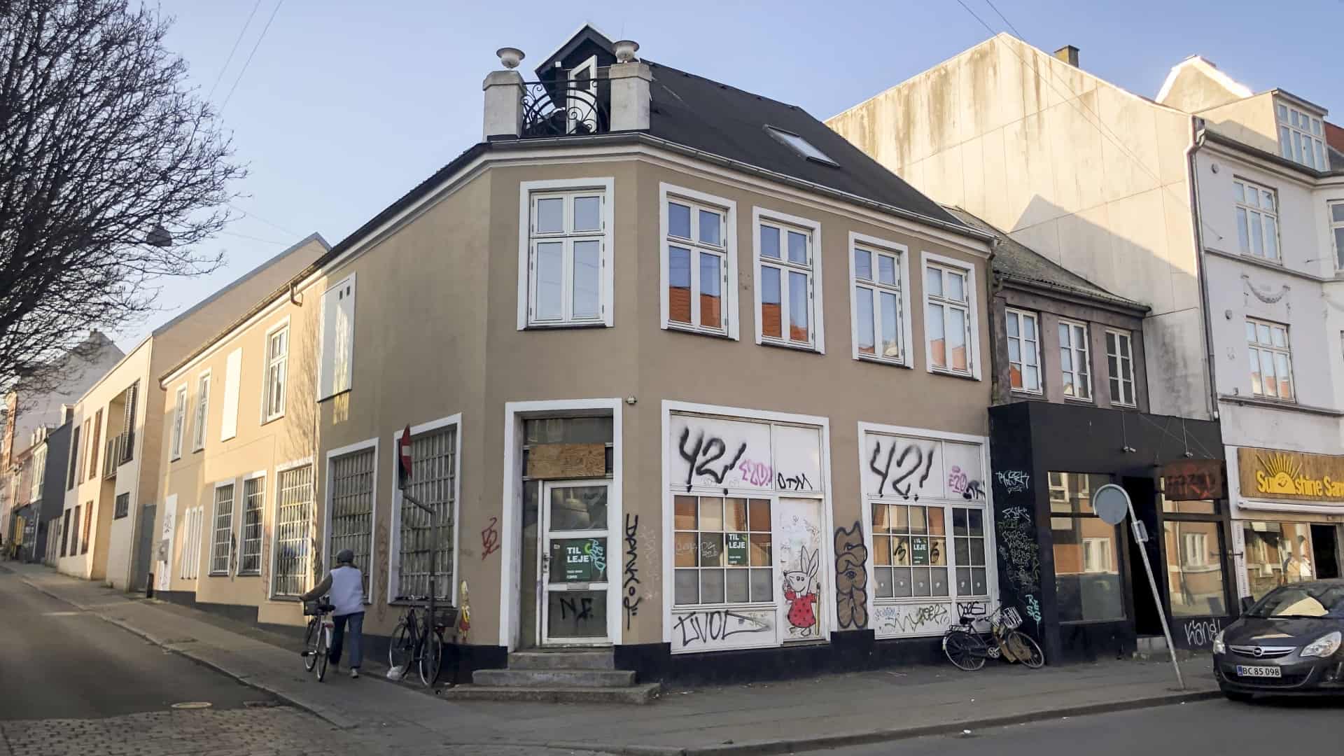 Har Stået Tom I Seks år Hvad Sker Der Med Faldefærdig Ejendom I Aarhus Midtby Stiftendk 