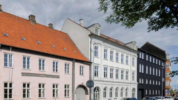 Har stået tom i mere end tre år: Til sommer kommer der nyt liv i den gamle arkitektskole