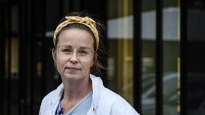 Trætheden, frustrationerne, bekymringerne og vreden sidder i både krop og sjæl hos 42-årige Rikke Boje Witt, der er sygeplejerske på intensivafdelingen på Svendborg Sygehus. Foto: Katrine Becher Damkjær