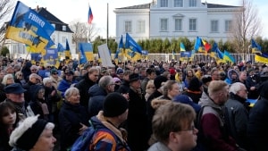 Demonstrationen for Ukraine foran den russiske ambassade markerer toårsdagen for Ruslands invasion af Ukraine. Foto: Thomas Traasdahl/Ritzau Scanpix