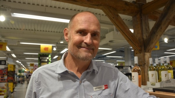 Stort varehus burer bøfferne inde: Samtidig finder direktøren kædens varer til salg på Facebook