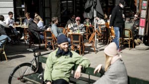 Restaurant- og barbesøg har i tredje kvartal været med til at trække op i den danske økonomi. (Arkivfoto). Foto: Mads Claus Rasmussen/Ritzau Scanpix