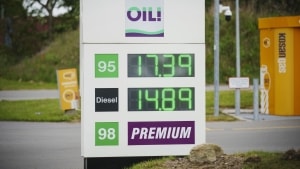 Benzinen er steget en tredjedel i pris siden nytår. Billeder er taget i Randers mandag. Foto: Bo Amstrup/Ritzau Scanpix