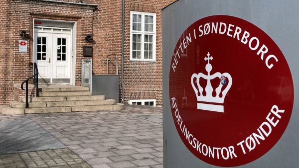 Pensionist bar kniv og solgte hash: - Det er kun sådan et gammelt røvhul som mig, der ryger pot