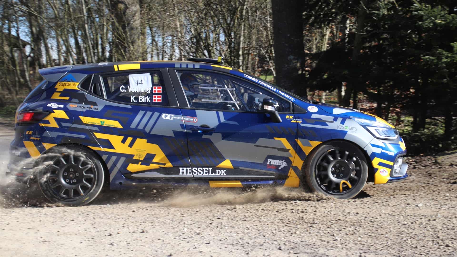 Rallybiler fra hele landet tester farten ved Struer: Der bliver noget ...