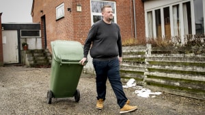 Jens Larsen er en af de borgere i Hedensted Kommune, som har skældt ud på den nye affaldsordning. Han var blandt andet vred over, at prisen steg med ca. 1000 kr. fra 1. januar, selvom ordningen først trådte i kraft 1. maj. Arkivfoto: Morten Pape