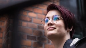Akeena Petersson lider af ængstelig evasiv personlighedsforstyrrelse. En lidelse der de senere år har været på fremmarch. Foto: Jonas Krøner/Byrd