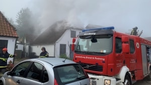 Der opstod brand i huset på Bækgade i Nordborg kort før klokken ni fredag morgen. Foto: Presse-fotos.dk