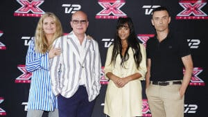 X Factor-vært Sofie Linde med de tre dommere i 