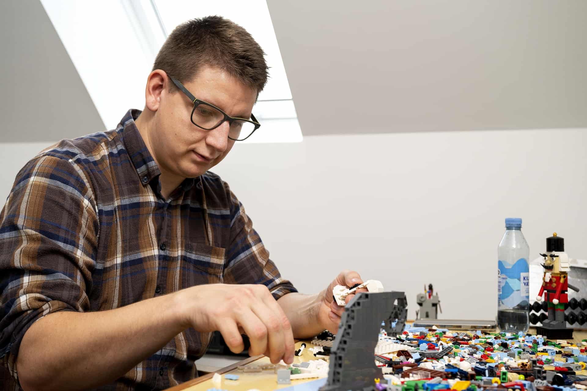 Byport I Horsens Hjalp Rasmus Hele Vejen Til Tv-sejr I Lego Masters: En ...