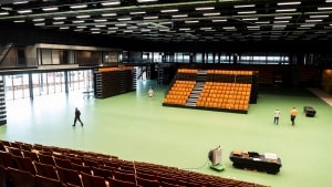 Arena Randers skal have lagt nyt gulv i sommerferien næste år, så buler ikke længere generer sportsudøverne. Foto: Anne Myrup Pedersen